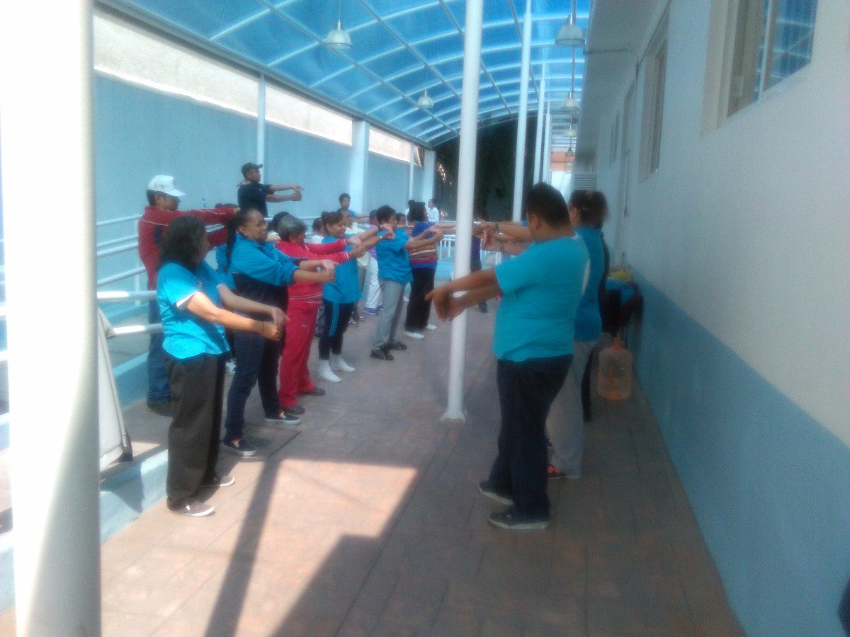 A_Ahued's tweet photo. Desde 2015 operan 16 Módulos de Atención a la Obesidad que ya detectaron a 22 mil 300 personas en fase inicial. #InformeSEDESA2017 https://t.co/UjmOFzbx4G