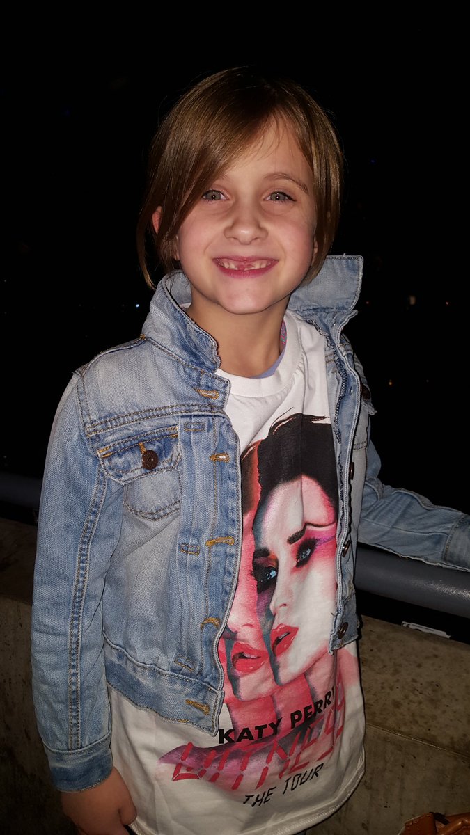 janice_guite's tweet photo. #WitnessTheTour https://t.co/gGdEqYkuBW
