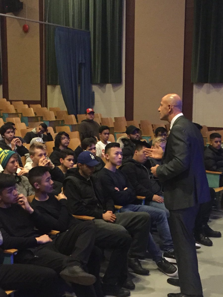 RJRB1995's tweet photo. @JO_School and Templeton @BoysClubNetwork gather to listen to two great mentors about choices and leadership. @VPDYouth #makinggoodmen https://t.co/wJ2DAfEaIm