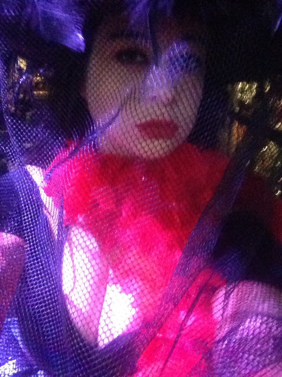 aline_tbk's tweet photo. Como cuando te piden en tu trabajo ir disfrazada para el evento de terror y te disfrazas de #DoñaCleotilde 🤷🏻‍♀️ #TheWolfCave #Difraz https://t.co/xCizYHtlin