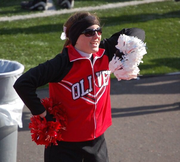 Faba_1124's tweet photo. How was this 8 years ago already?!?  I miss cheerleading (and being skinny lol) #occheer #olivetcollege https://t.co/ivgZGQg8xm