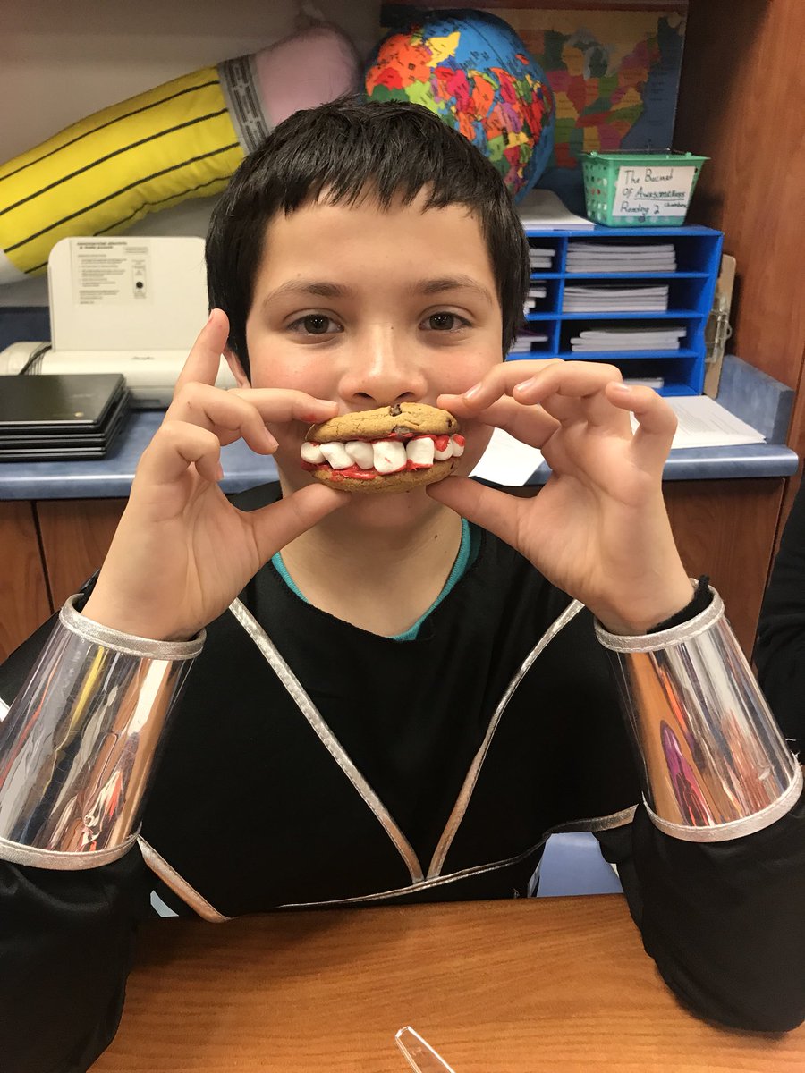 PHESGrade5's tweet photo. Happy Halloween!! @PHESGrade5 https://t.co/f7o6j5FYAa