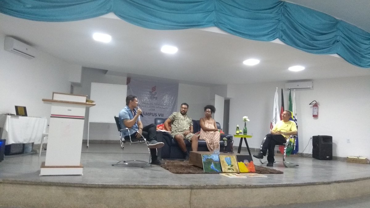 gabrielallyson's tweet photo. Debate sobre cinema negro. #MostraPilão #SEMID #diversidade https://t.co/57apVJNr5B