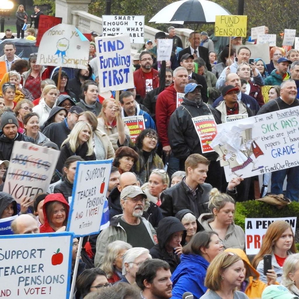 kentuckycycling's tweet photo. Fund Our Pensions Rally. #fundourpensions #apensionisapromise #findfundingfitst #weareallkentuckians #kentuckystatecapitol #publicservants https://t.co/g0aNgsqlmi