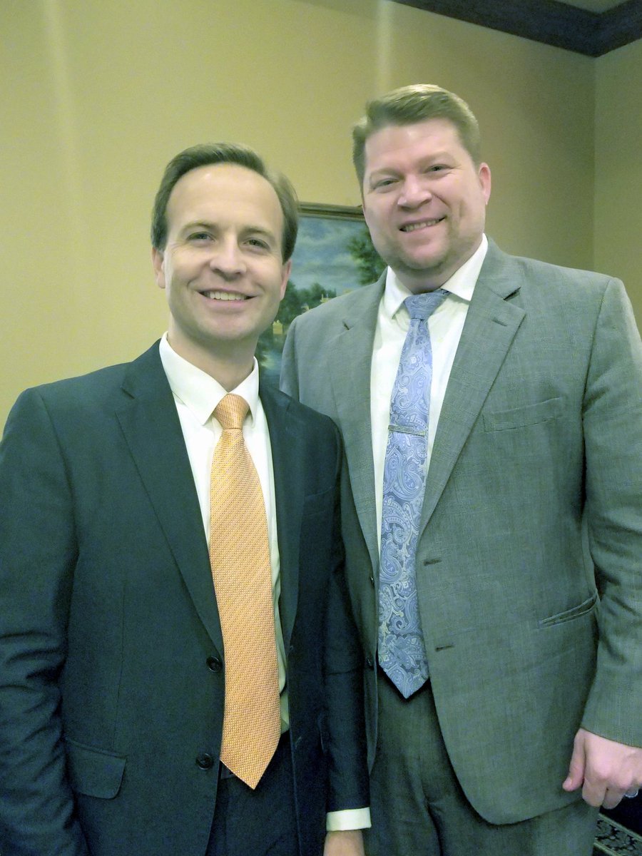 EDGEdetroit's tweet photo. @TheSfpa &amp; @EDGEdetroit was excited about about lunch w/ #LtGovBrianCalley .Looking fwd to keeping our #entrepreneur active &amp; evolved. https://t.co/Om0nDh2thZ