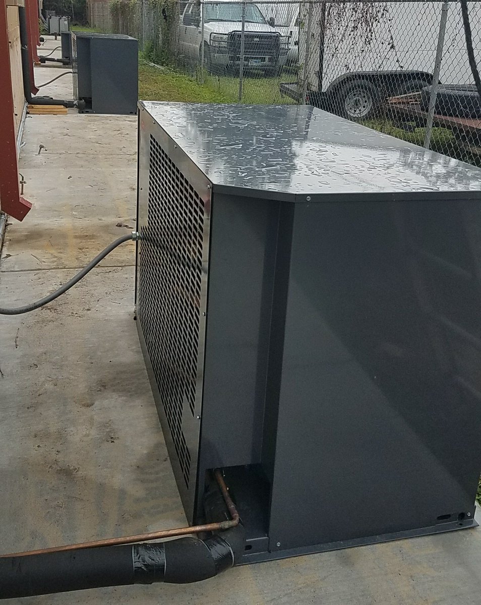 Gluna_2023's tweet photo. Beautiful condensing unit for your walk in cooler or freezer, #ThinkDanfoss #optymaSlim, now available 1.5HP to 10HP https://t.co/46A4h5giD1