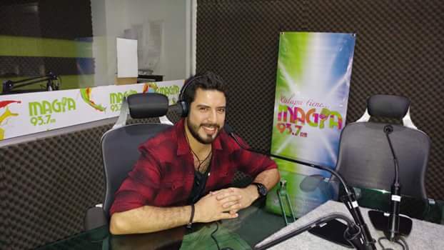 TeamRahmarChef's tweet photo. Que culichi más guapo 🙊❤ @RahmarChef #TeamRahmar ✌✌✌🙈 https://t.co/iQla3TIHya