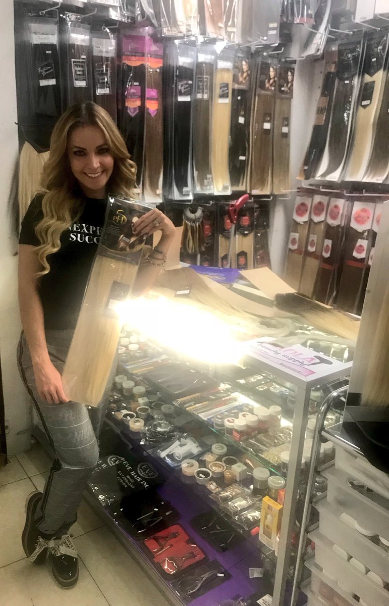 Gracias <a href="/paolasupply/">PAOLABEAUTY</a> por contribuir a mi próximo cambio de look! Se los super recomiendo! Muy amables y con super precios!NERVIOOOOS JEJEJE