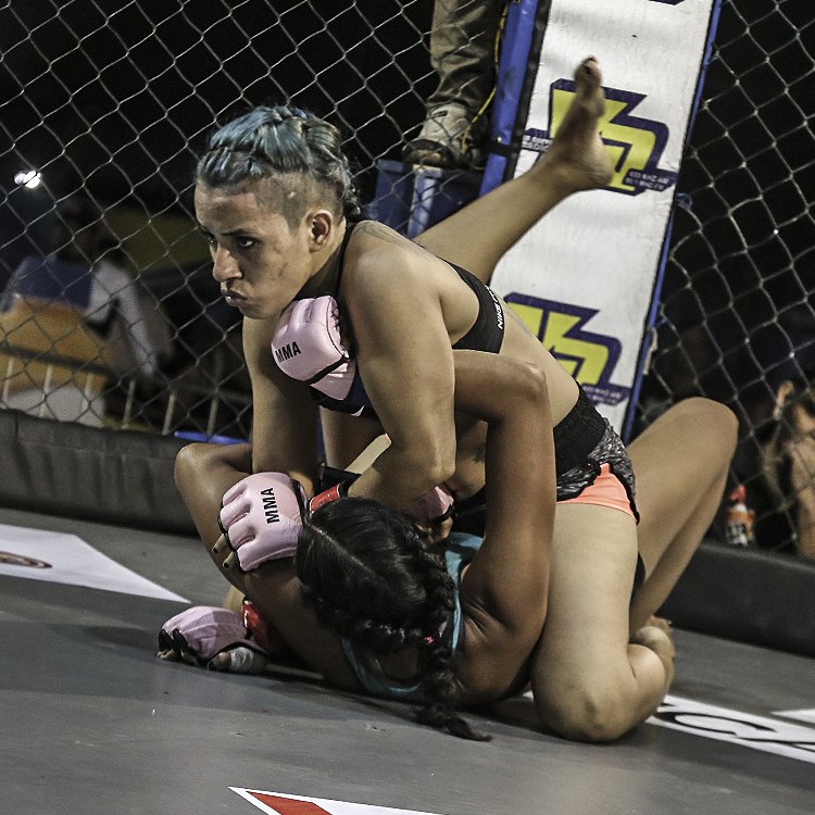 NFCMMAni's tweet photo. #NFC40 Cristhel "Sweet" Ruiz dió fin a su rivalidad con la jinotepina Jessenia "La Jefa" Hernández con una victoria via DD. #MMANicaragua https://t.co/RDNbdqDyxu