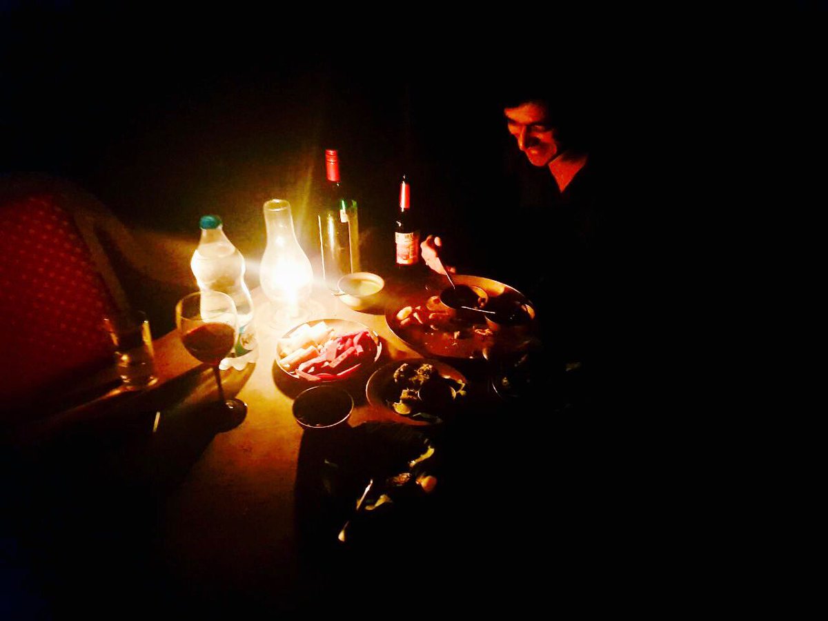 chefpranav's tweet photo. A proper, formal, sit-down dining experience that's completely bathed in darkness!

#chefpranavjoshi #cheflife #foodlove https://t.co/AqhHerPUOM