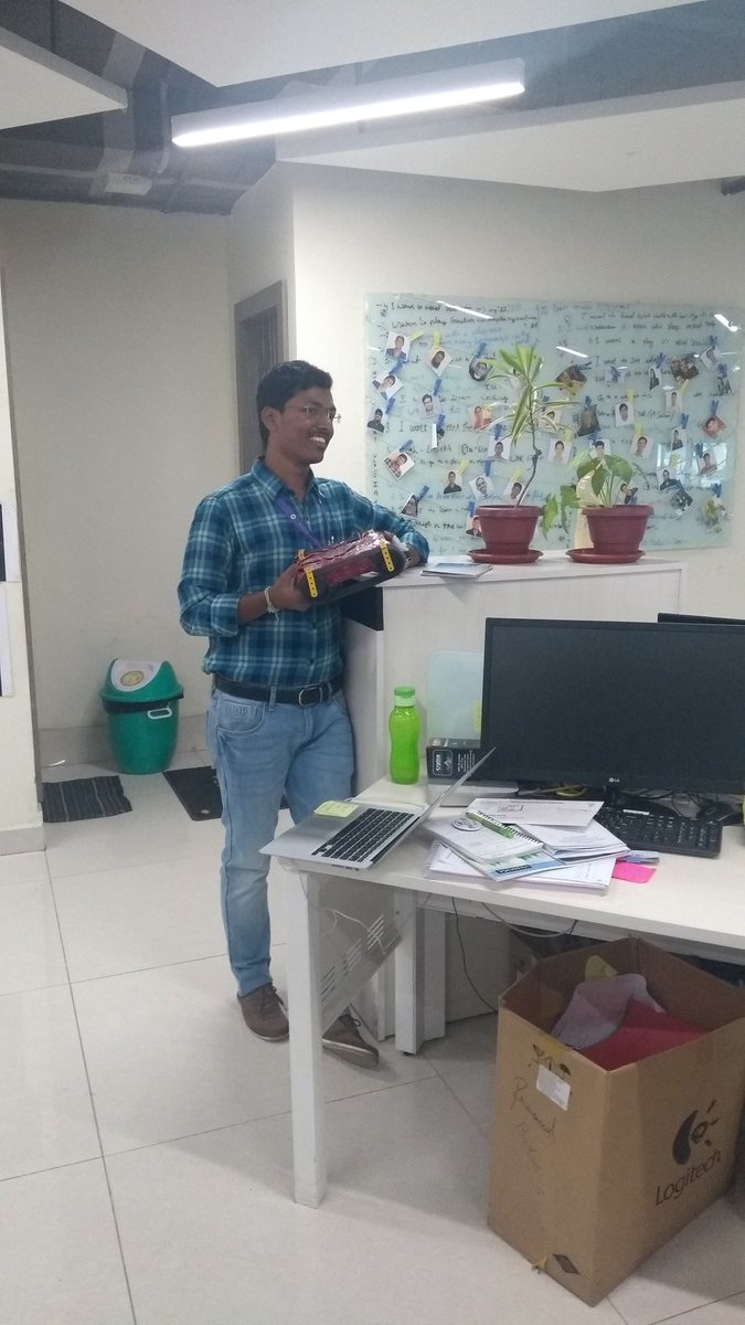 uxreactr's tweet photo. Dream Machine Update! A teammate shared his dream of building all terrain robot! #uxreactordreammachineproject #ux #designthinking #team https://t.co/jr5Pp1oSzY
