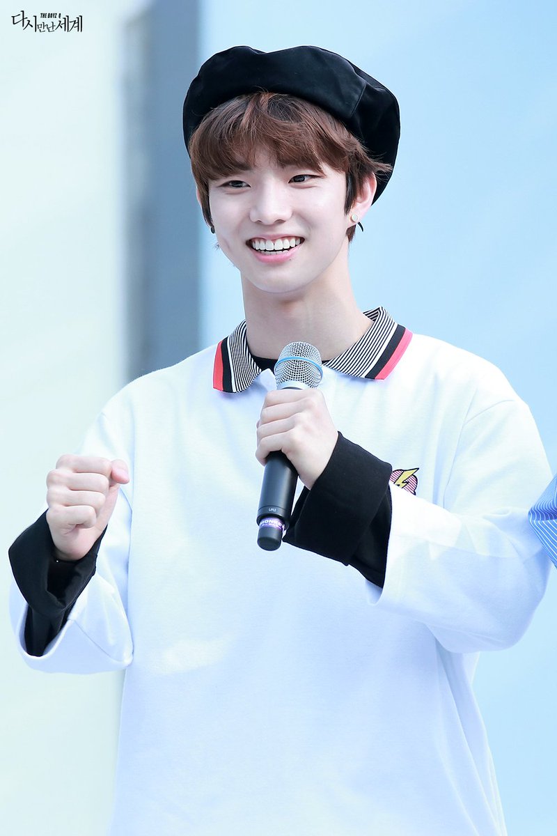 THEBOYZ_WORLD's tweet photo. 170909 남양주
#큐 #Q #더보이즈 #THEBOYZ  #지창민 @Creker_THEBOYZ 
https://t.co/Gs98n7k0v5
https://t.co/cCw0jnQ7Xx https://t.co/lFvDLZEtJd