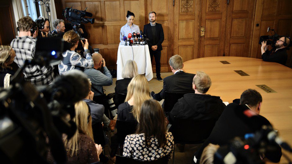 raesondk's tweet photo. Niels Jespersen: Anna Mee faldt, Støjberg står endnu. Hvorfor slipper Venstre så let? (gratis/ikke-abon): https://t.co/2xSeIbcIpf #dkpol https://t.co/H0qsGMRuOs