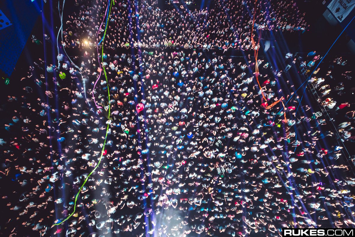 Zedd's tweet photo. MEXICO CITY 🇲🇽 !!!!!!!!!
MUCHAS GRACIAS!!!!!! https://t.co/rzOumNMKye