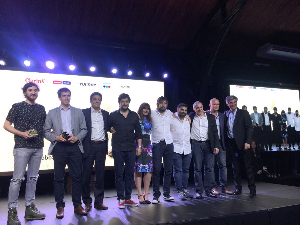 AdlatinaGroup's tweet photo. #EffieArg #DDBArg y @vwargentina se quedaron con un oro en Vehículos por "Golf GTI: Una nueva forma de comunicar velocidad"🚗🚗 https://t.co/pYgDTErkwW