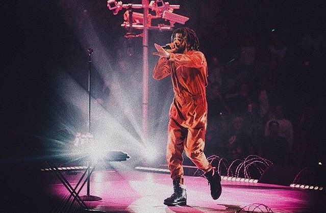 JColexLogic's tweet image. Last night they pulled up on my nigga at the light like... ugh! nice watch! run it! 🔥