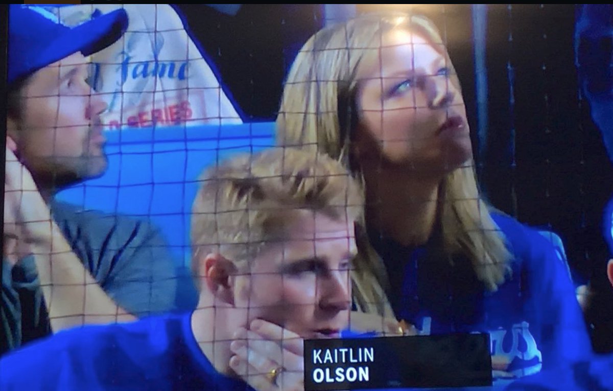 kellierowe's tweet photo. u should probably do something about that bird in the stands @dodgerstadium https://t.co/QFn4uJTVLl