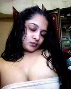 Ragalizr's tweet photo. தலை தொவட்டிடேன் என்ன Dress போடலாம் ம்ம்ம்ம்ம்????? https://t.co/SSruQ2rquk