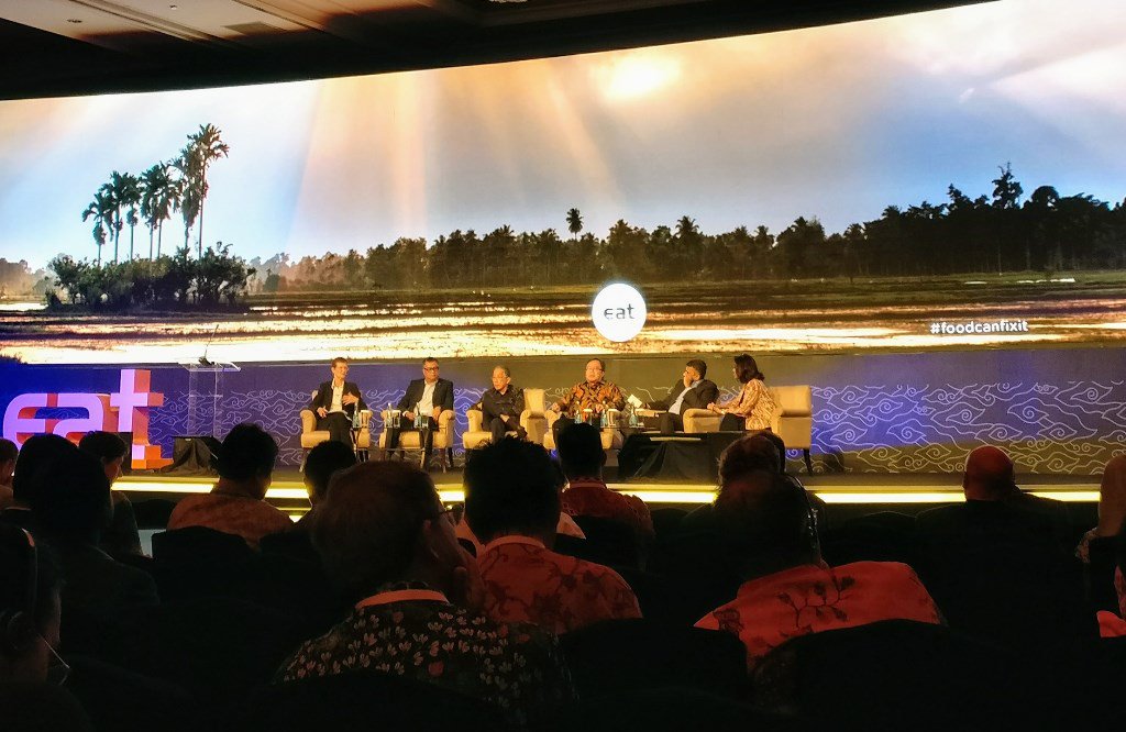 DubesAustralia's tweet photo. 🇦🇺Julie Delforce from @dfat talks about how to make markets work for the world’s poor at the 1st Asia Pacific Food Forum in Jakarta #EATapac https://t.co/huNm14WNFS