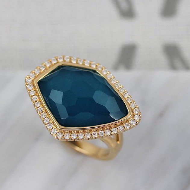 MassoyanJeweler's tweet photo. @dovesjewelry Midnight Ocean in #18K #yellowgold 🌑 #MassoyanJewelers #OldTappan #dovesjewelry https://t.co/p5Opkdl7Zj https://t.co/8B38WUx7Js