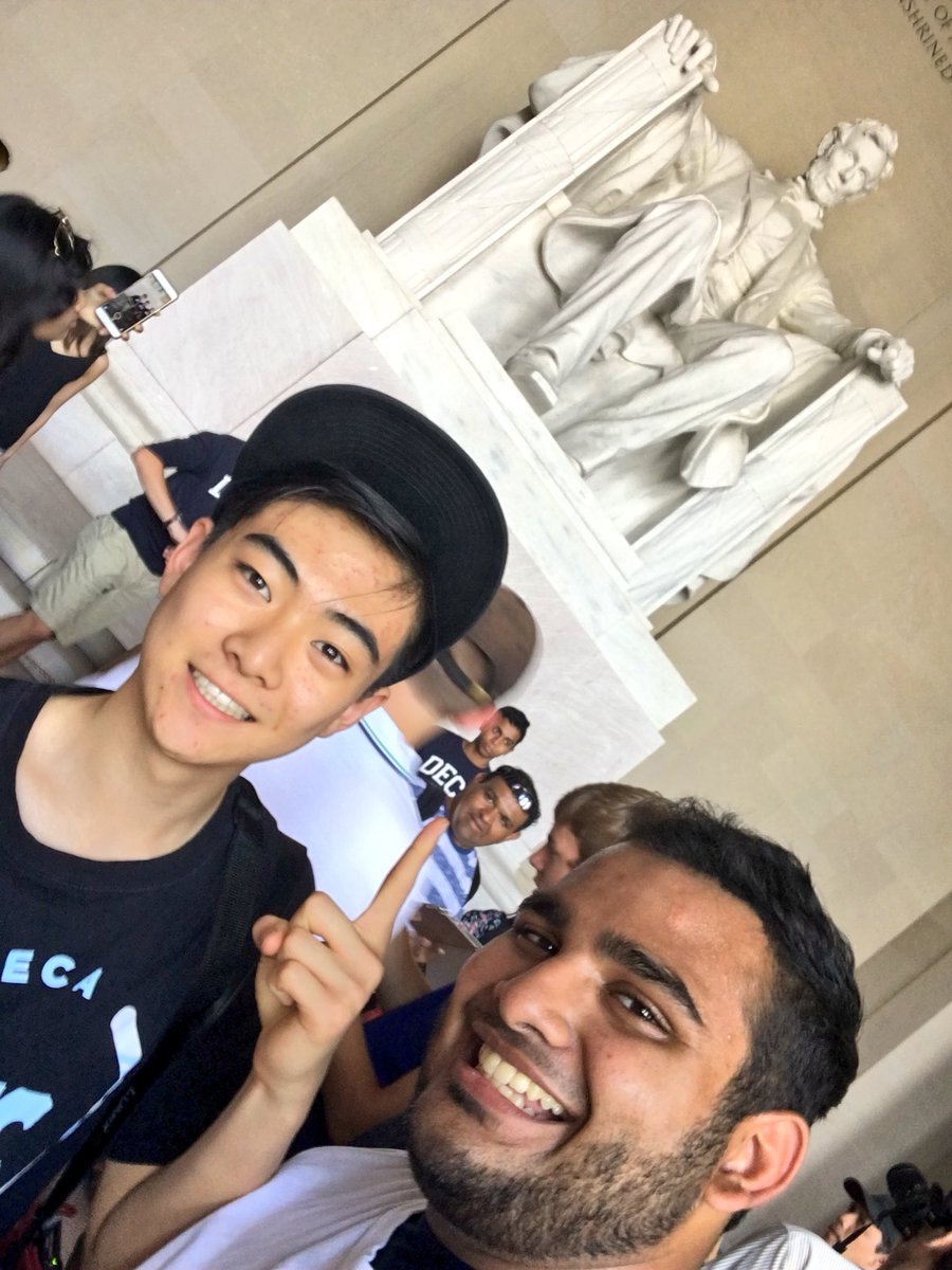 danielxychen's tweet photo. #DECAMonth Day 1✅: Chilling with Abe #ELS2017 https://t.co/mAObBSWGeE