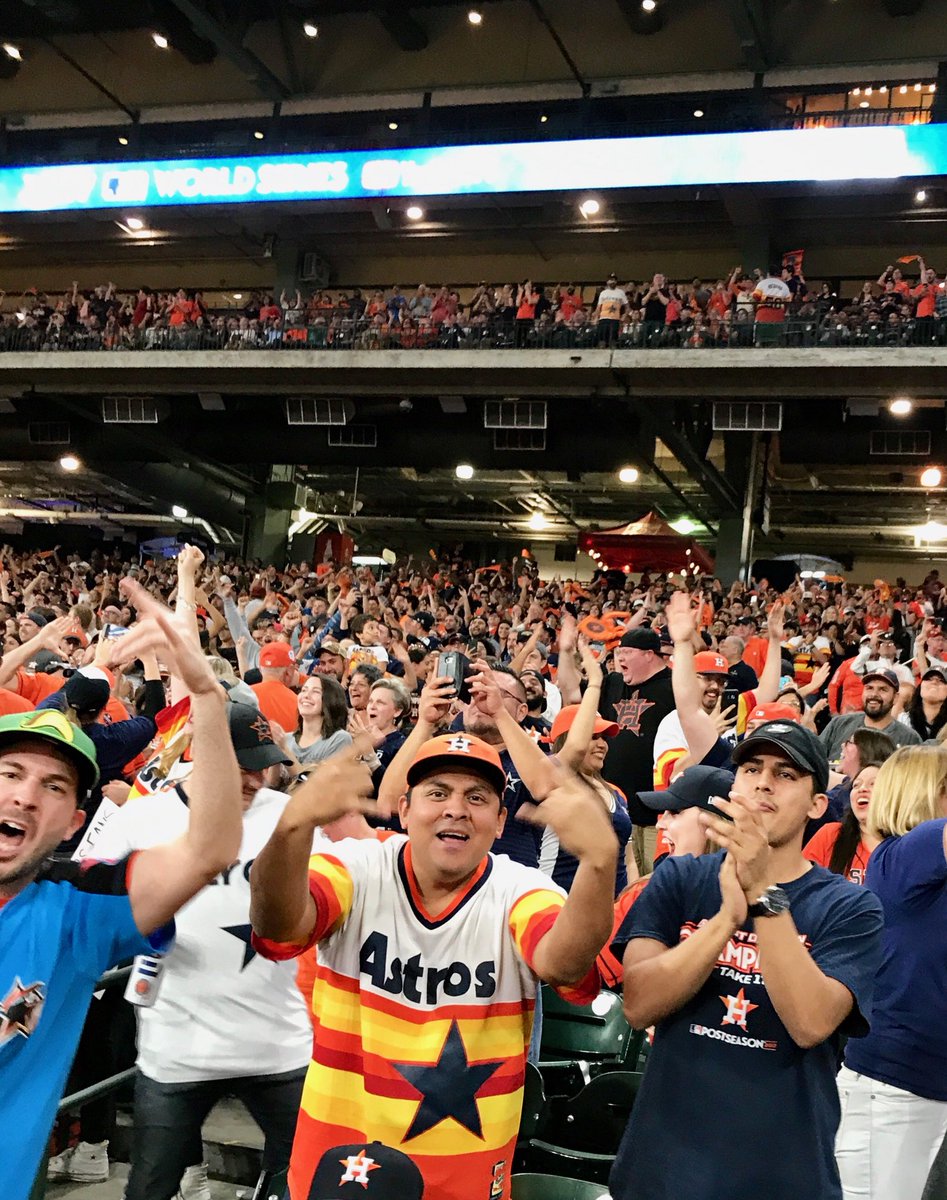 astros's tweet image. Just under 17,000 fans in attendance tonight at MMP — thank you! #EarnHistory