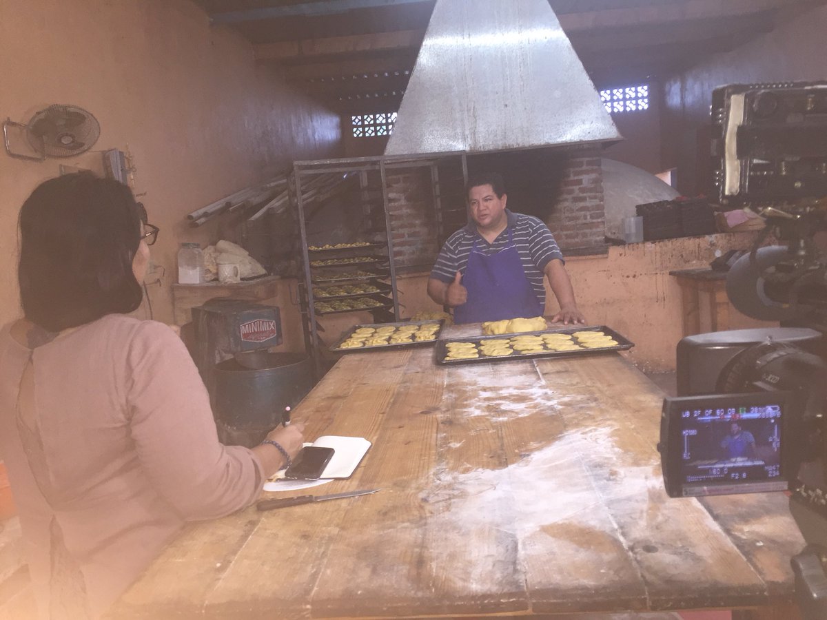 cafedeveras's tweet photo. #LaMuerteMeDijoQue  no te pierdas la preparación del #PanDeMuerto  @TVMASVeracruz @susaherreralaza  @MasNoticiasRTV 26.1 9 de la noche https://t.co/fMSIcgxRqH