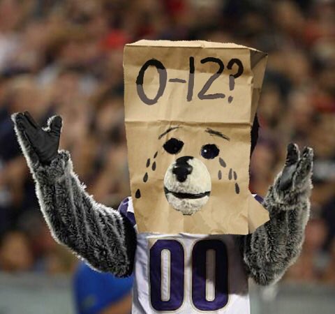coreydu's tweet photo. #NeverForget #Duckade #ScoDucks #BeatTheFuskies @oregonfootball @AutzenStudents @OregonPitCrew 🦆> 🐕 https://t.co/DQ2aezcowD