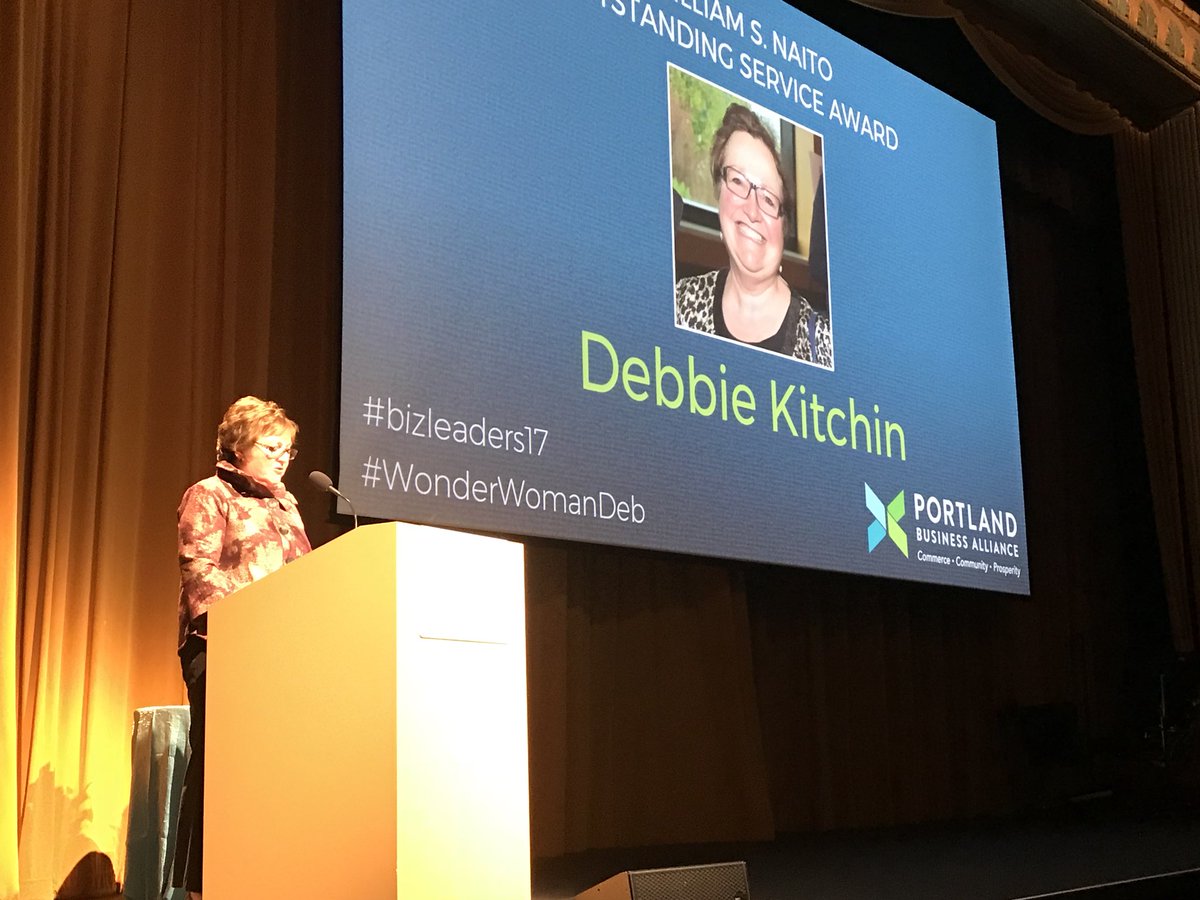 PDX_BizAlliance's tweet photo. Debbie Kitchin (a big soccer fan) gives a special shout out to the @ThornsFC for their recent success! #WonderWomanDeb #bizleaders17 https://t.co/0Mp0gLCTdm