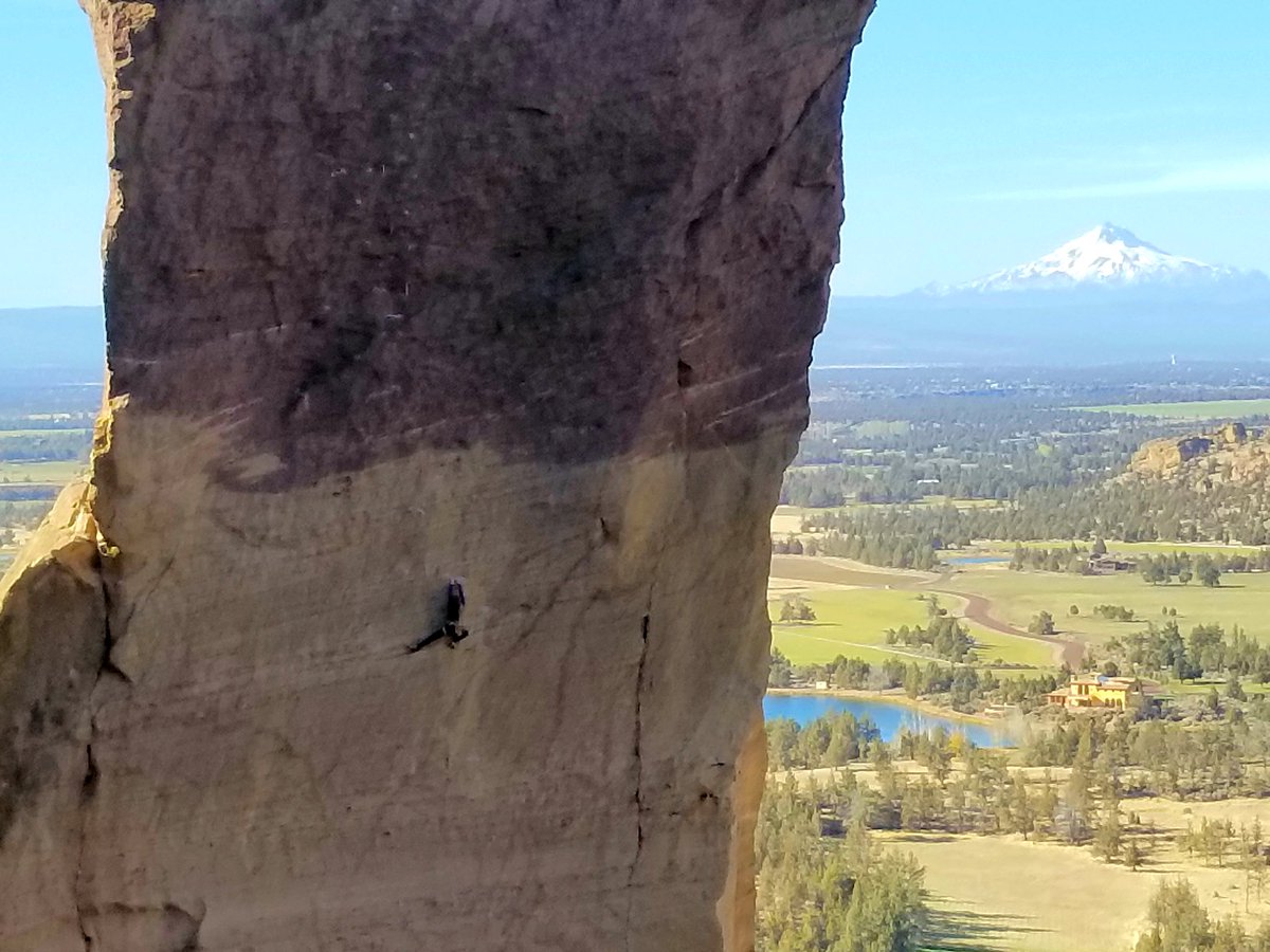 Breathtaking tower out in Smith Rock! #justtryingit 😉 <a href="/Arcteryx/">Arc'teryx</a> <a href="/fivetenuk/">Five Ten</a>