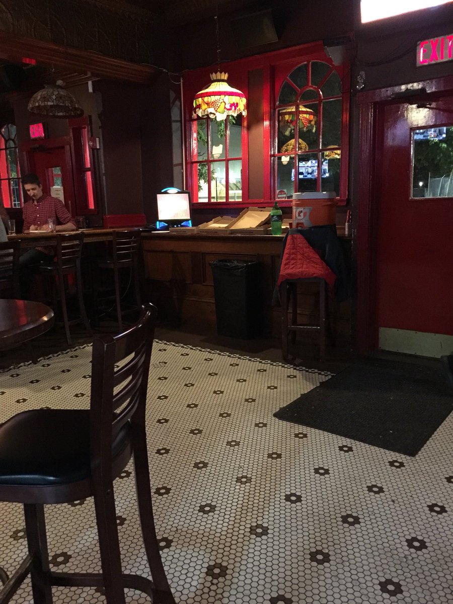 twright5959's tweet photo. When you buy pizza for the whole bar... https://t.co/plHs2eDqoi