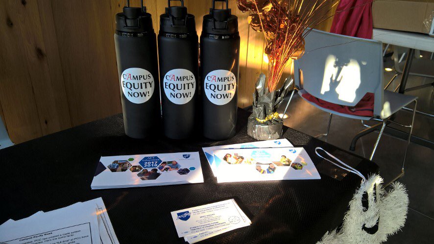 KristenFink6's tweet photo. Campus Equity Week outreach at Portland Community College! #CEW2017 https://t.co/NIkcWxpsTw
