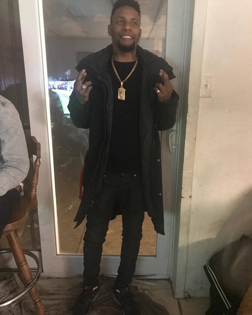 BinoBossMan's tweet photo. I'm Feelin Like A Boogie Wen Lulu Put Him N D Game ##Real80sBabyDopeBoy #BigDon #ItsADon๐๐๐ https://t.co/9Cm1B85zAA