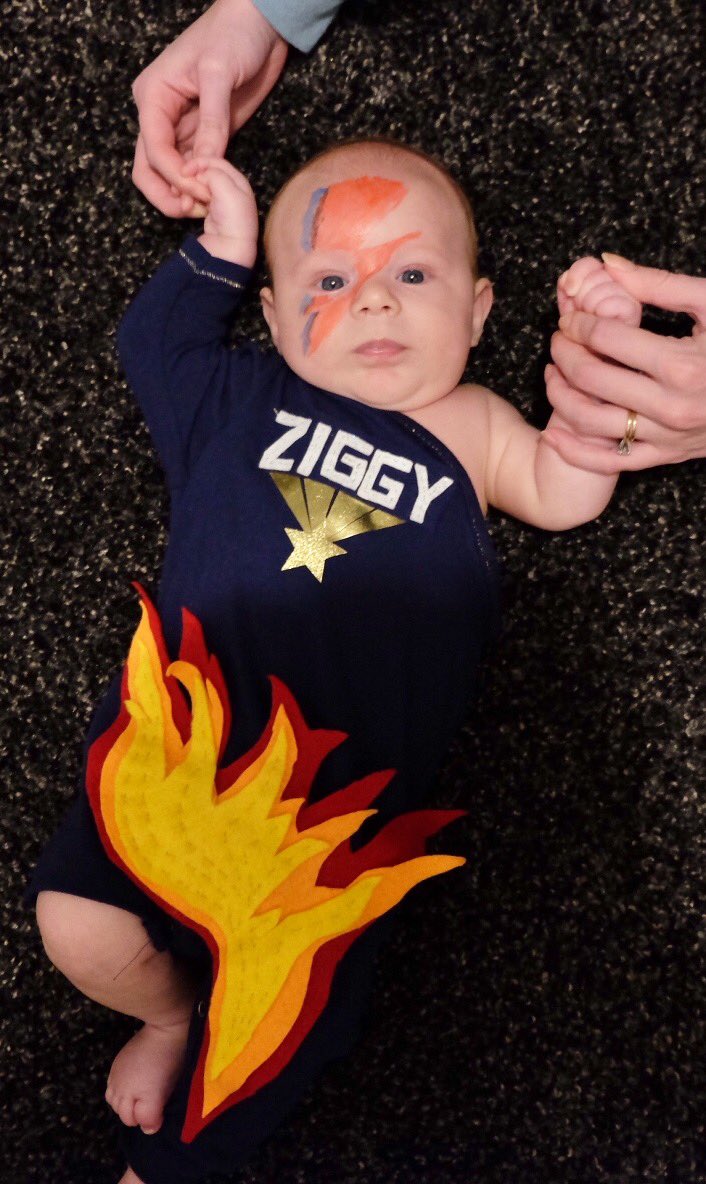Libbwith2Bs's tweet photo. My son was David Bowie/Ziggy Stardust for Halloween. Face painting a baby is difficult. https://t.co/XIWEQREQNt