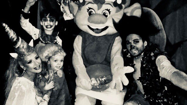 xtina's tweet photo. 🖤����🖤🦄 https://t.co/XKbH973iNm