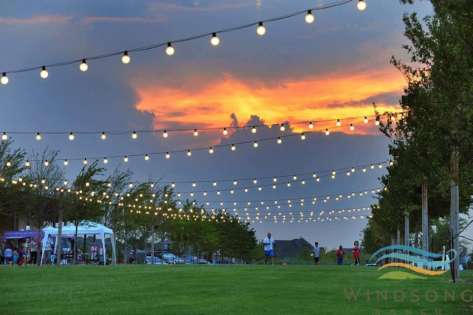 mainvuehomes's tweet image. Community events, soccer games, or flying a kite. This event lawn is the place to be! buff.ly/2A3swrR  #WindsongRanch #MainVueHomes