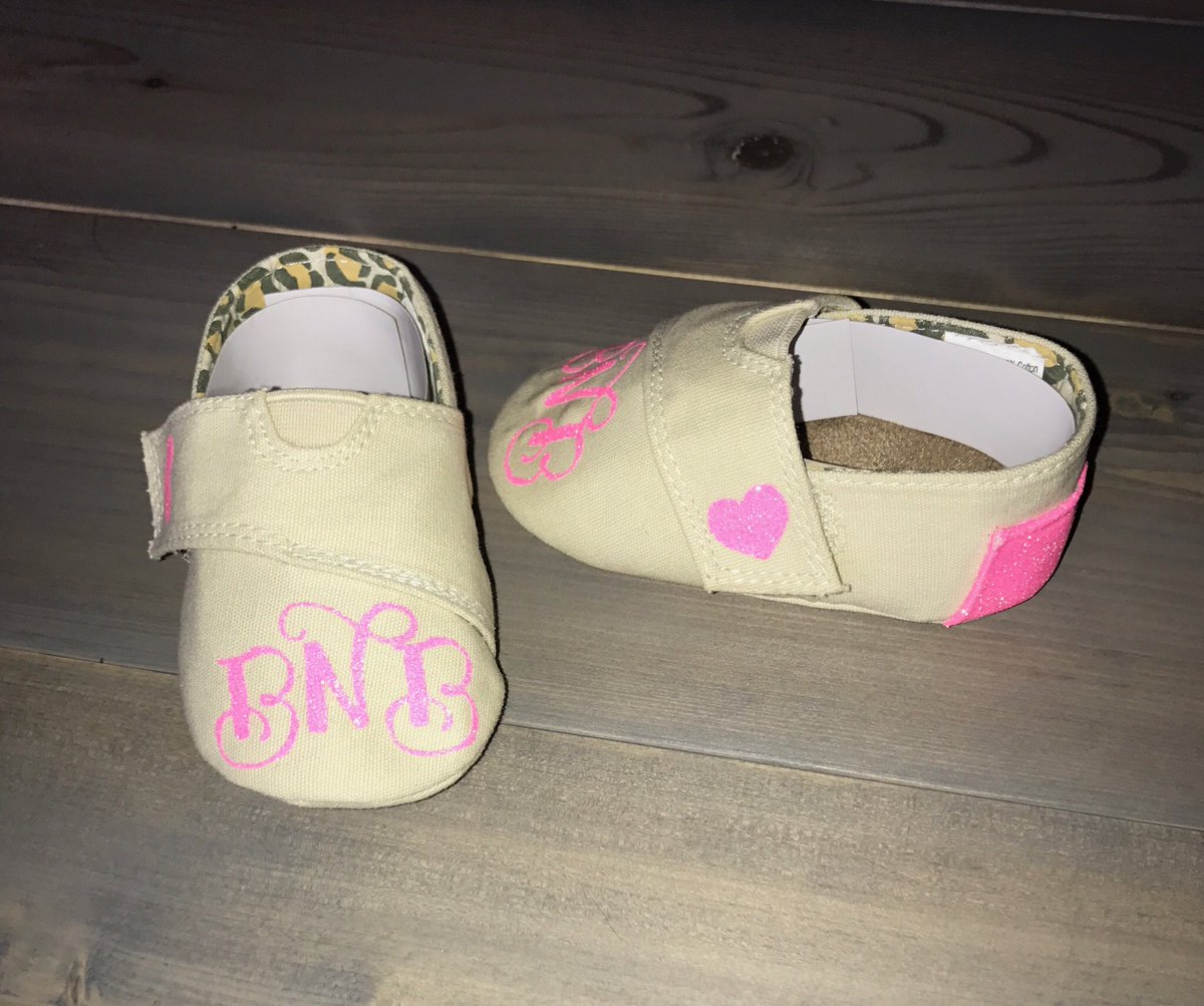 mamas_nest's tweet photo. These shoes though #customizeyourown 🙌🏾 https://t.co/GPlZCyMdR4