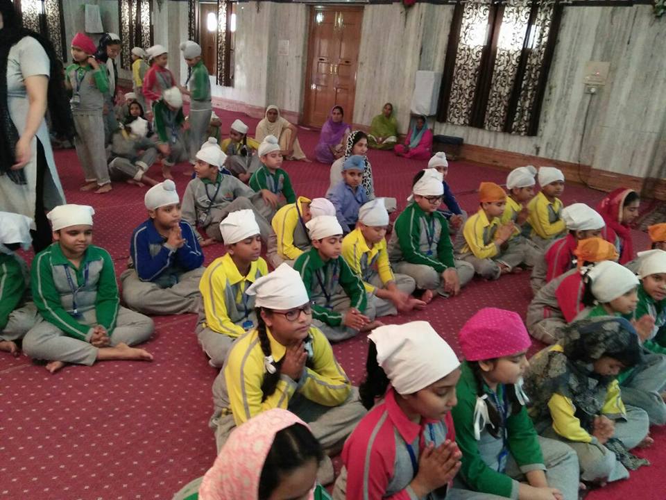 DCMPresidency's tweet photo. #Educational #Spiritual #VisitTo #Gurudwara #KnowMoreAboutCommunityKitchen
#Happy #Children https://t.co/S7uUsBW6Jg