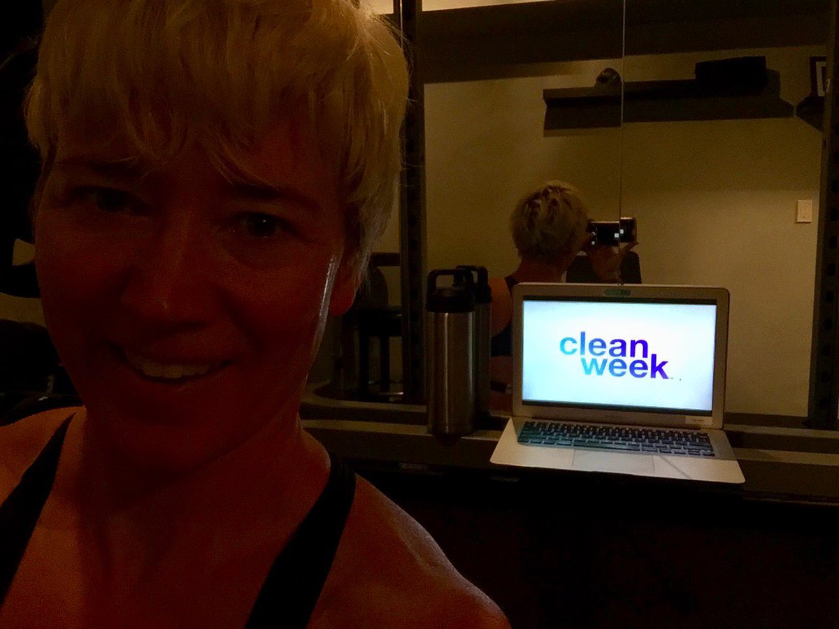 HeidiBegeot's tweet photo. ✅ 
#sticktoyourschedule
#commit
#bestalwart
#livewell https://t.co/tjFIpC0zHY