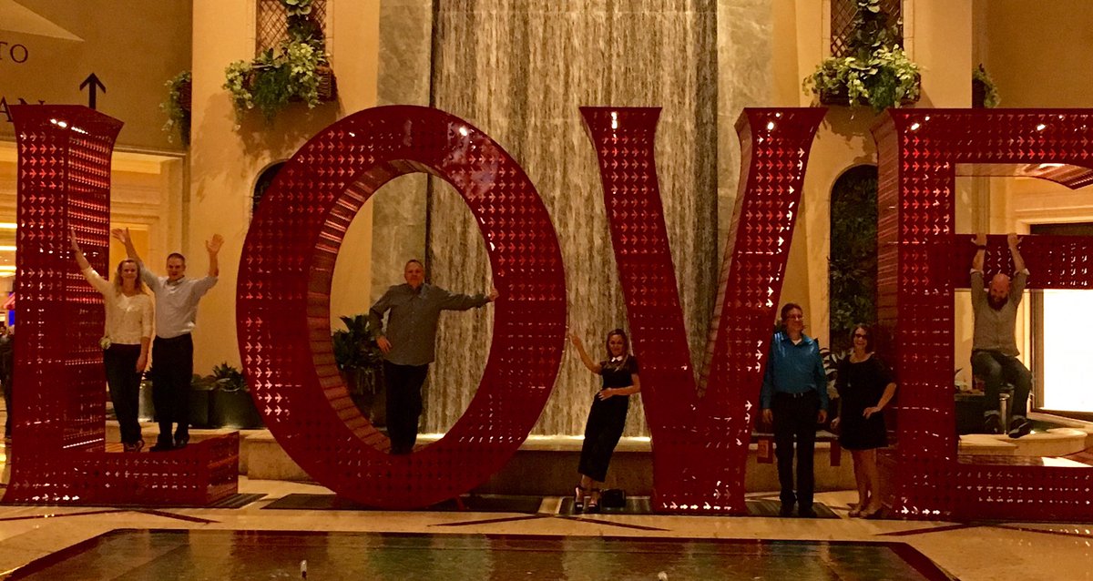 CruiserFrames's tweet image. CRUISER 💙💙💙💙. #teameasy #bestcompanyintheworld #aapex17 #sema17