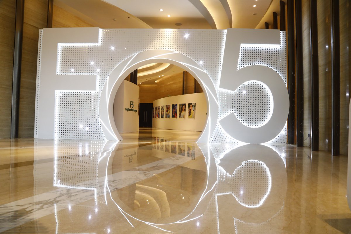 OPPOIndia's tweet photo. Are you ready? We are about to start with the launch of the much awaited #OPPOF5. Excited? #CaptureTheRealYou https://t.co/3GshQR2GYw