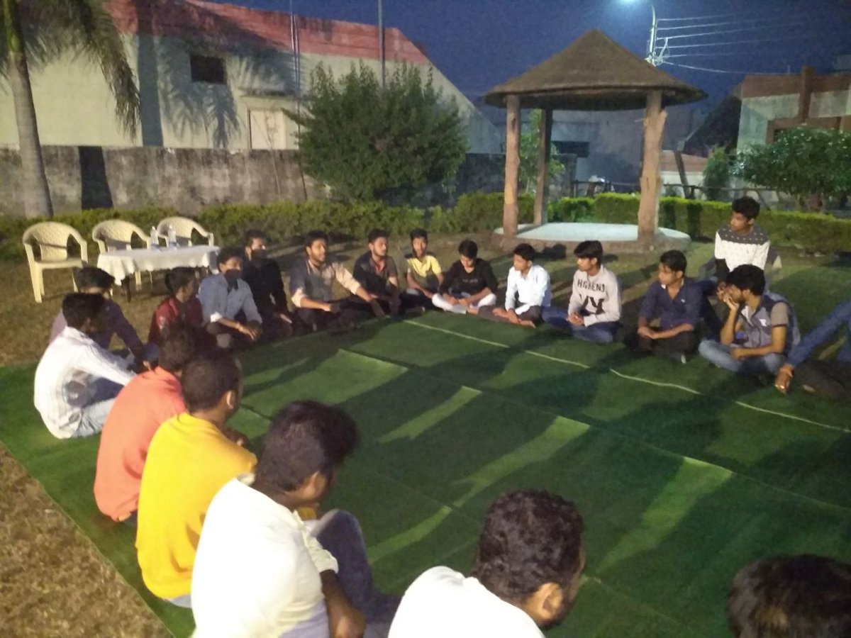 abvpkorba's tweet photo. दर्री-जमनीपाली एकाइ (कोरबा, छत्तीसगढ़) चलो केरल विषय पर चर्चा करते हुए। https://t.co/qoriswS8CQ