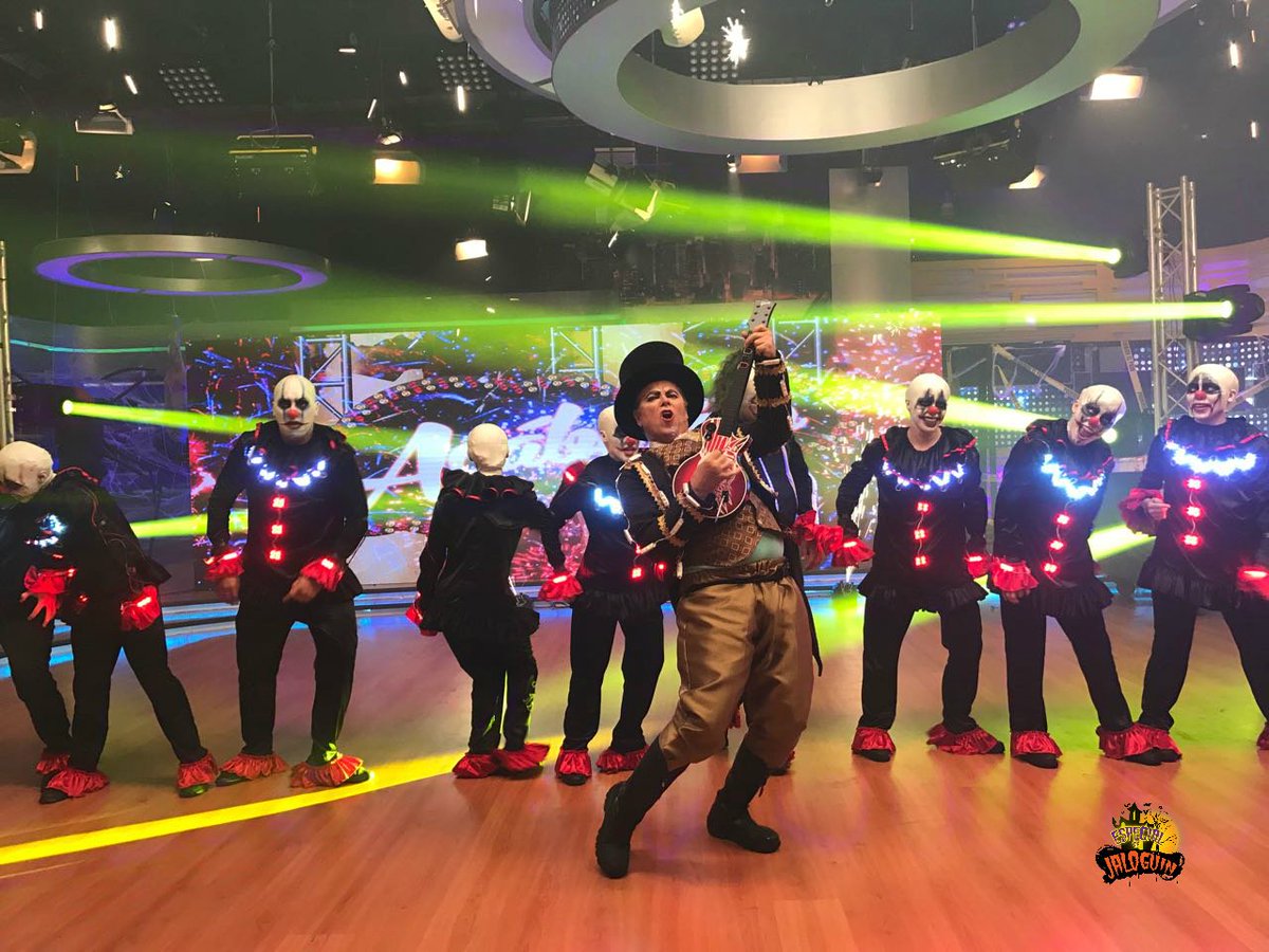 multimediostv's tweet photo. ¿Qué calificación le podrías a #Acábatelo en este especial de #Jalogüin? 🤡🎃 

En vivo ▶️ https://t.co/yivtzMAYnn https://t.co/TkY5i0WOVm