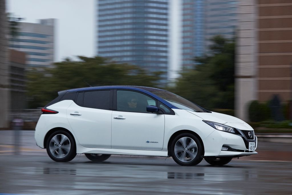 REVIEW: 2018 Nissan Leaf. Nissan's EV reaches its crucial second stage - bit.ly/2lE5Db8 |#Nissan #Leaf #ev #nissanleaf #2018my