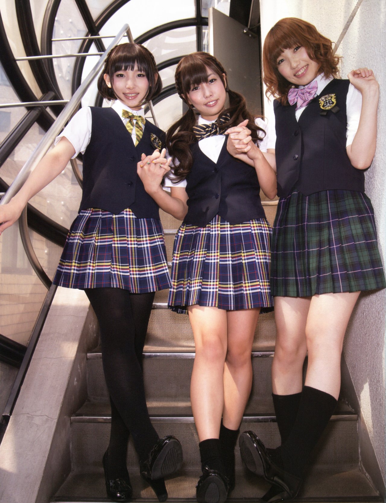 静岡ジン🍥 on X: 今日11月2日は #タイツの日。#南條愛乃 さん、楠田亜衣奈さん、内田彩さん。ラブライブ声優さんですね。左が静岡出身の南條さんです。t.colhf3zGJ7NV  t.coE6qc9R65Fb  X