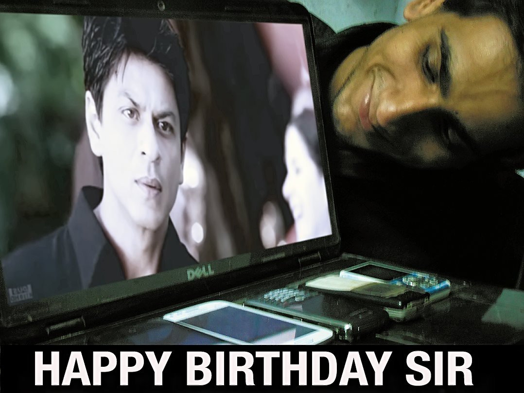 hijeonsingh's tweet photo. 🙃🙂😃@iamsrk #HappyBirthdaySRK https://t.co/QvLochTPQM