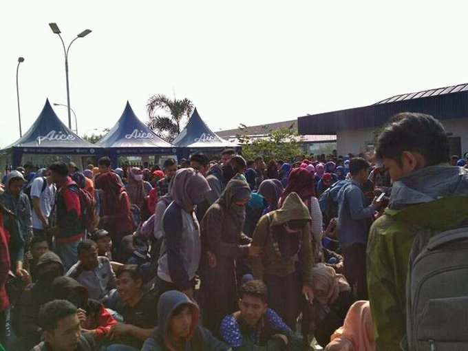 Lihat gambar di Twitter