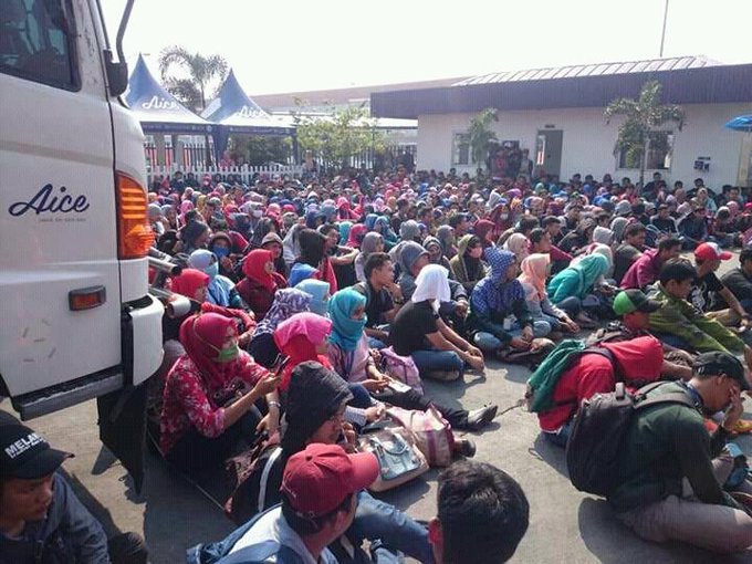 Lihat gambar di Twitter