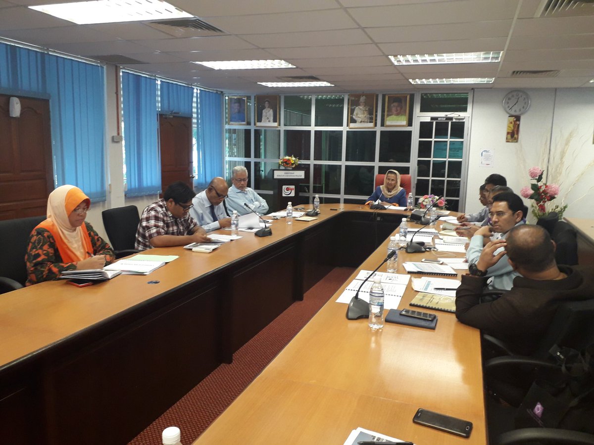 LPPKN_Perak's tweet photo. 2.11.2017-Lawatan&amp;Mesyuarat Jwtnkuasa Pelaburan, Kewangan dan Aset LPPKN di Pej LPPKN Perak https://t.co/x5P8yGTIwA