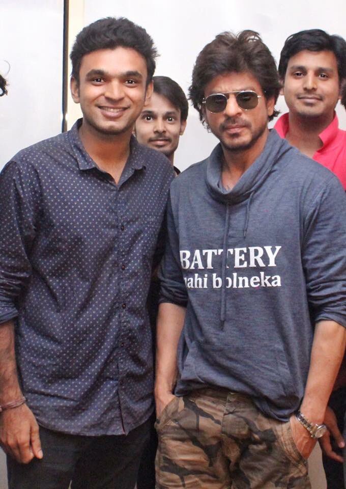 tejasdbest's tweet photo. No words to say you because Ur KING KHAN. HAPPY BIRTHDAY @iamsrk❤️ https://t.co/OYQl6Aqcy6